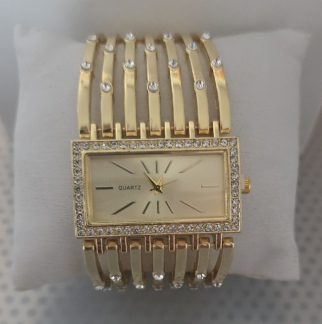 Women’s Quartz Rectangle Wristwatch Gold Tone Metal Bracelet 30mm Dress Analog