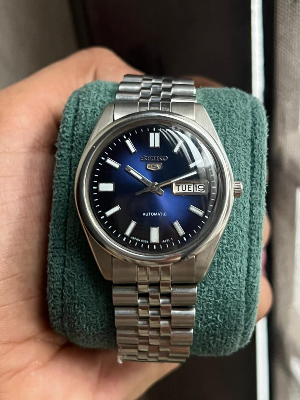 Seiko 5 Automatic Black And Blue Dial Men’s Watch Japan Made 6309