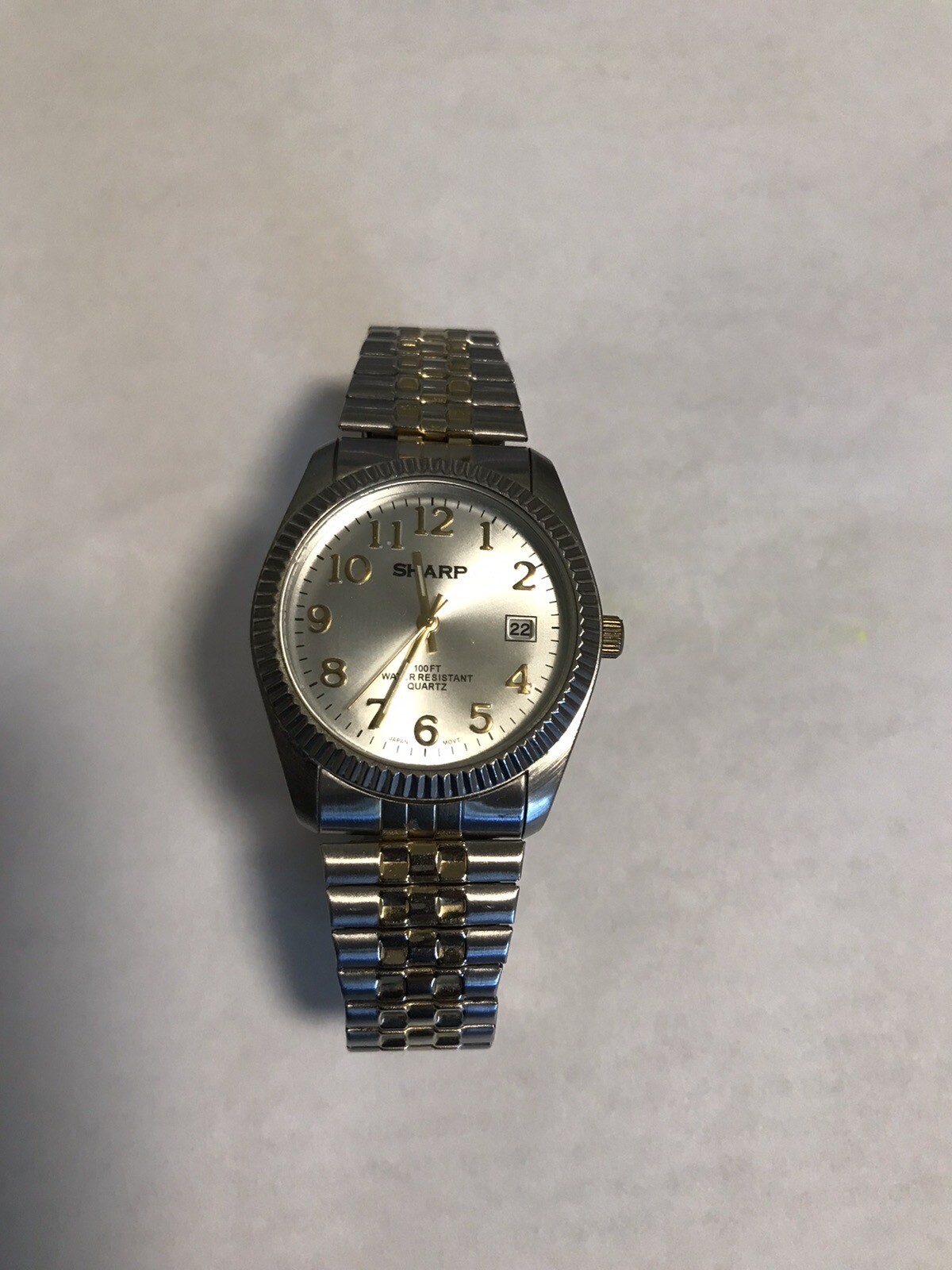 Sharp Mens Watch w/Date Indicator 100 Feet Water Resistant Gold & Silver NICE