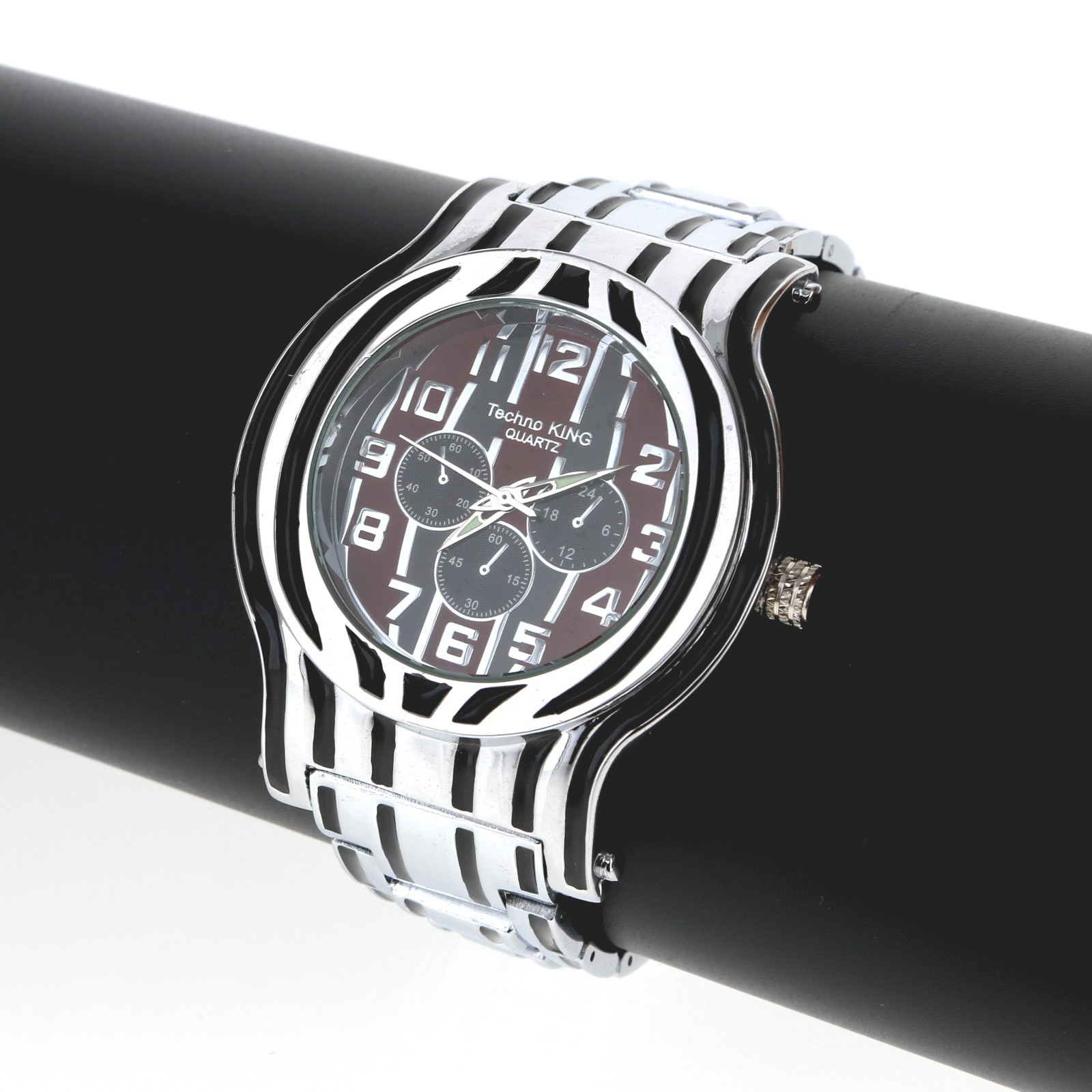 Big Bezel Silver Finish & Black Enamel Chronograph Style Metal Link Band