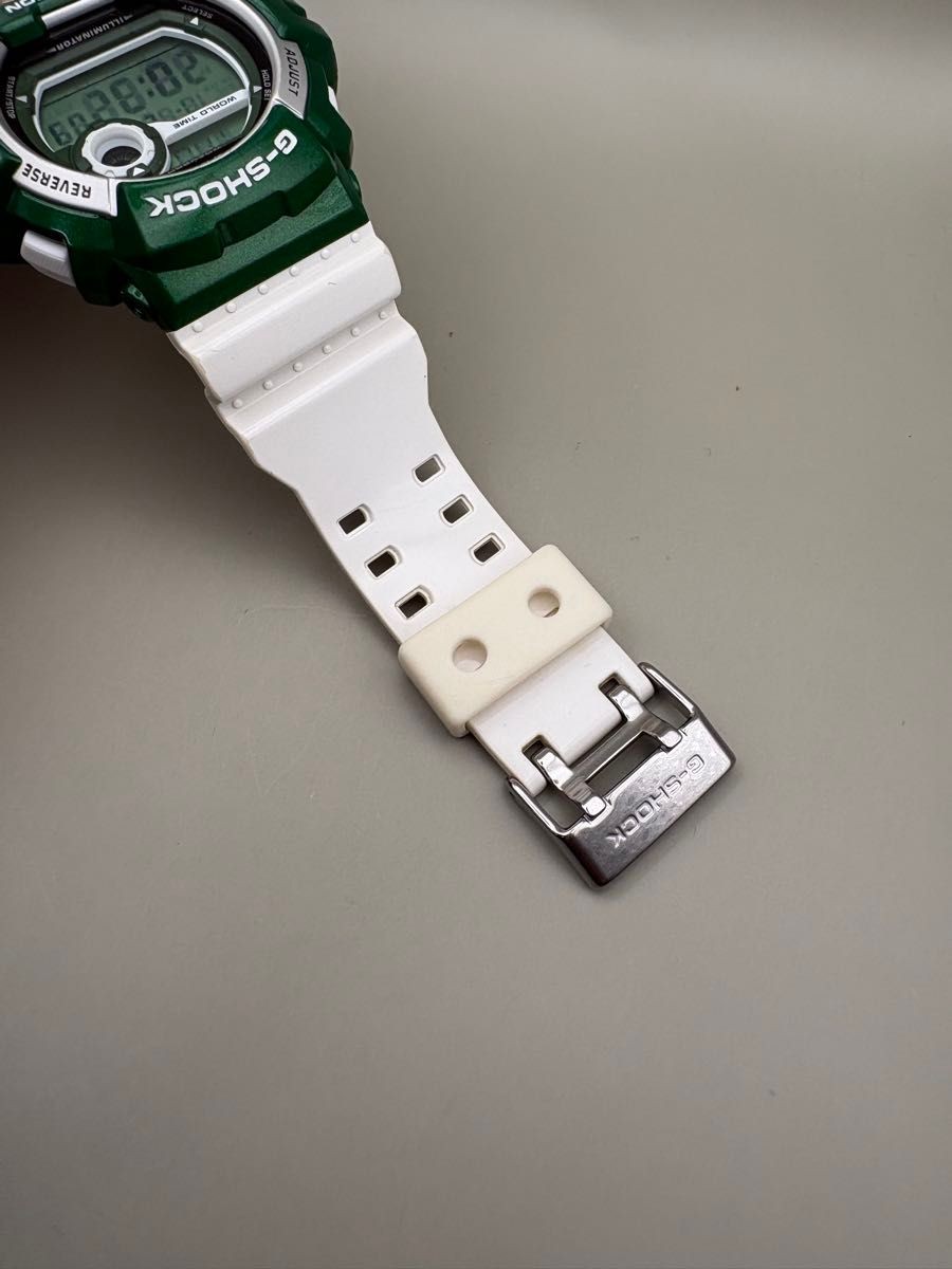 Excellent condition new battery CASIO G SHOCK G 8900CS Crazy Colors Green x Whit