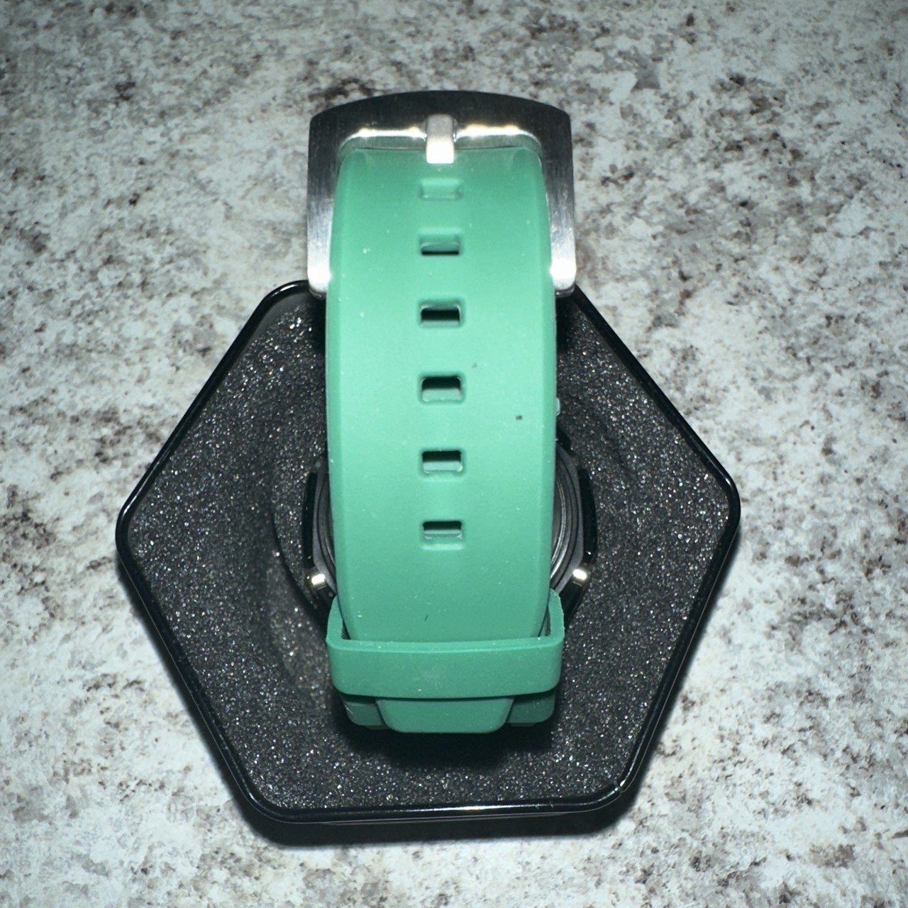 *SCRATCH ON FACE* Casio “Casioak” MOD GShock GA2100 With Green Strap Brand New