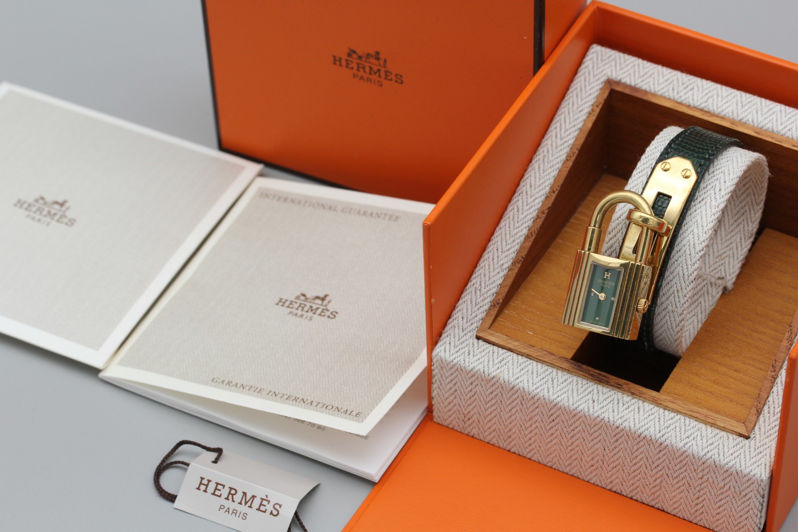 【Near MINT Box Paper】HERMES Kelly KE1.201 Green Dial 20mm Quartz Women’s Watch