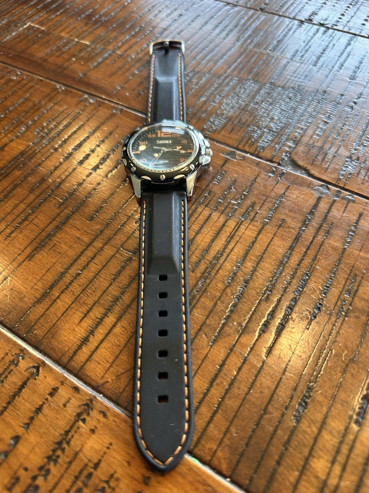 Skmei Quartz Watch With Date Function