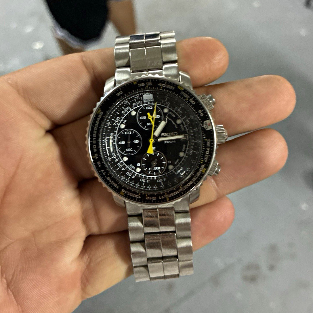 Seiko Flightmaster Chronograph Slide Rule Bezel 200m Quartz Black Dial