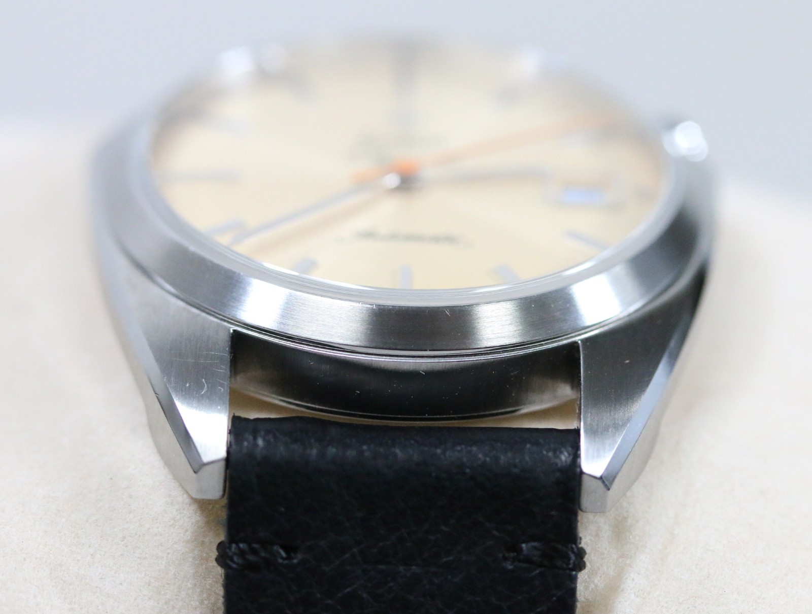 Zodiac Olympos Automatic Men’s Watch Champagne Dial Leather Band ZO9702