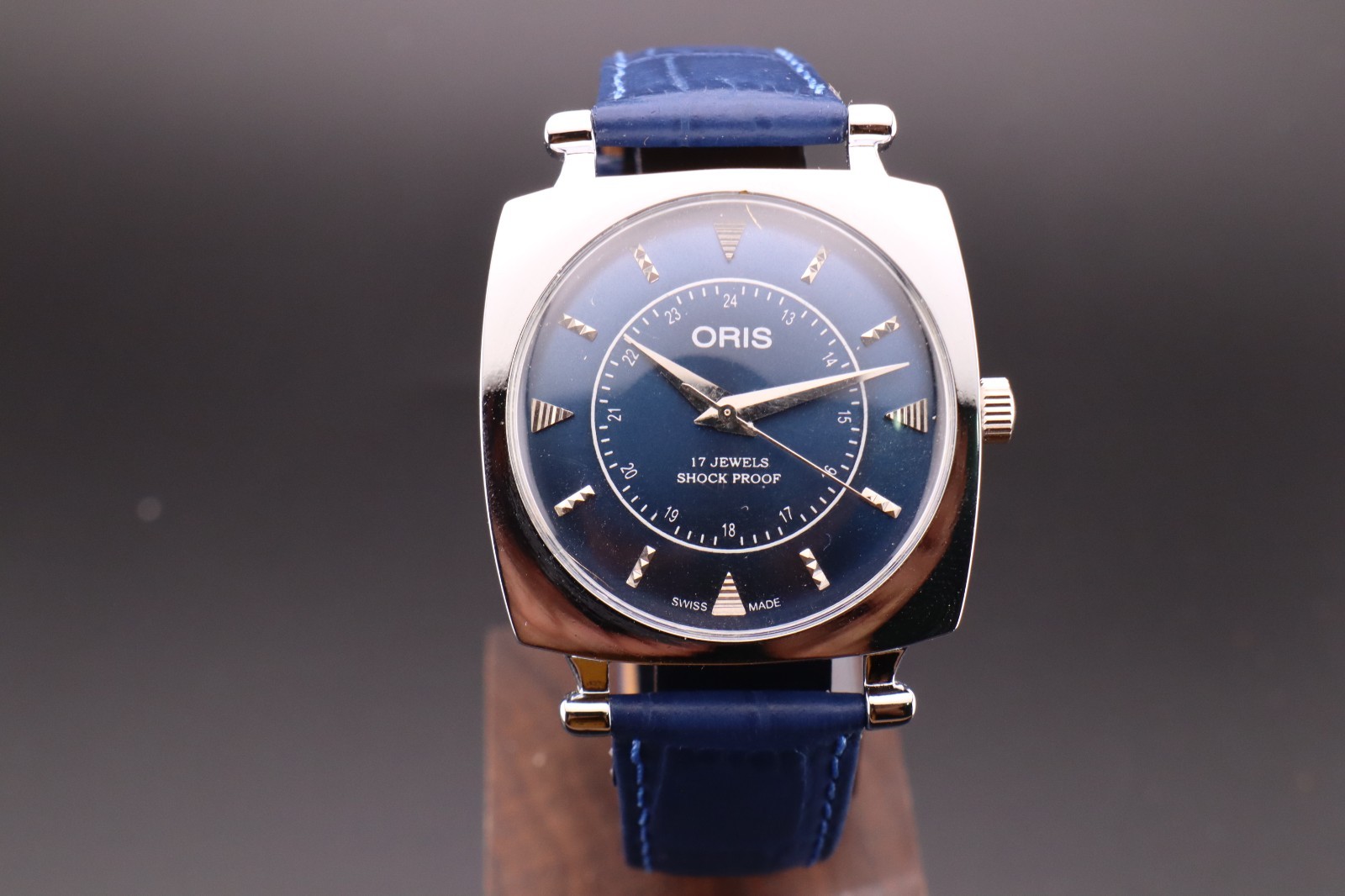 Vintage ORIS Swiss Hand-Wind Classic Mechanical Collectible Men’s Wrist Watch