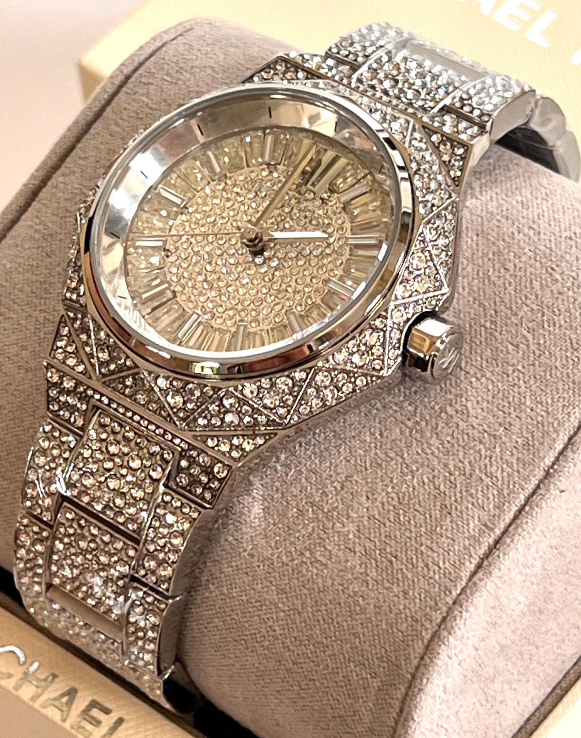 MICHAEL KORS MK4691 Raquel Pave Women’s Silver-Tone Crystal Pave Watch BNIB $495