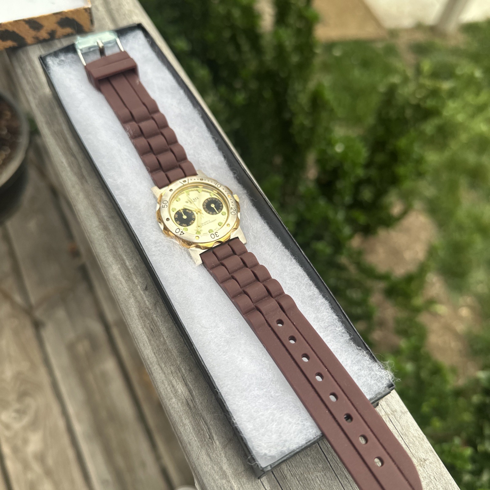 Weima Quartz Watch Women Dual Tone 18k Gold Plated Rotating Bezel New Battery