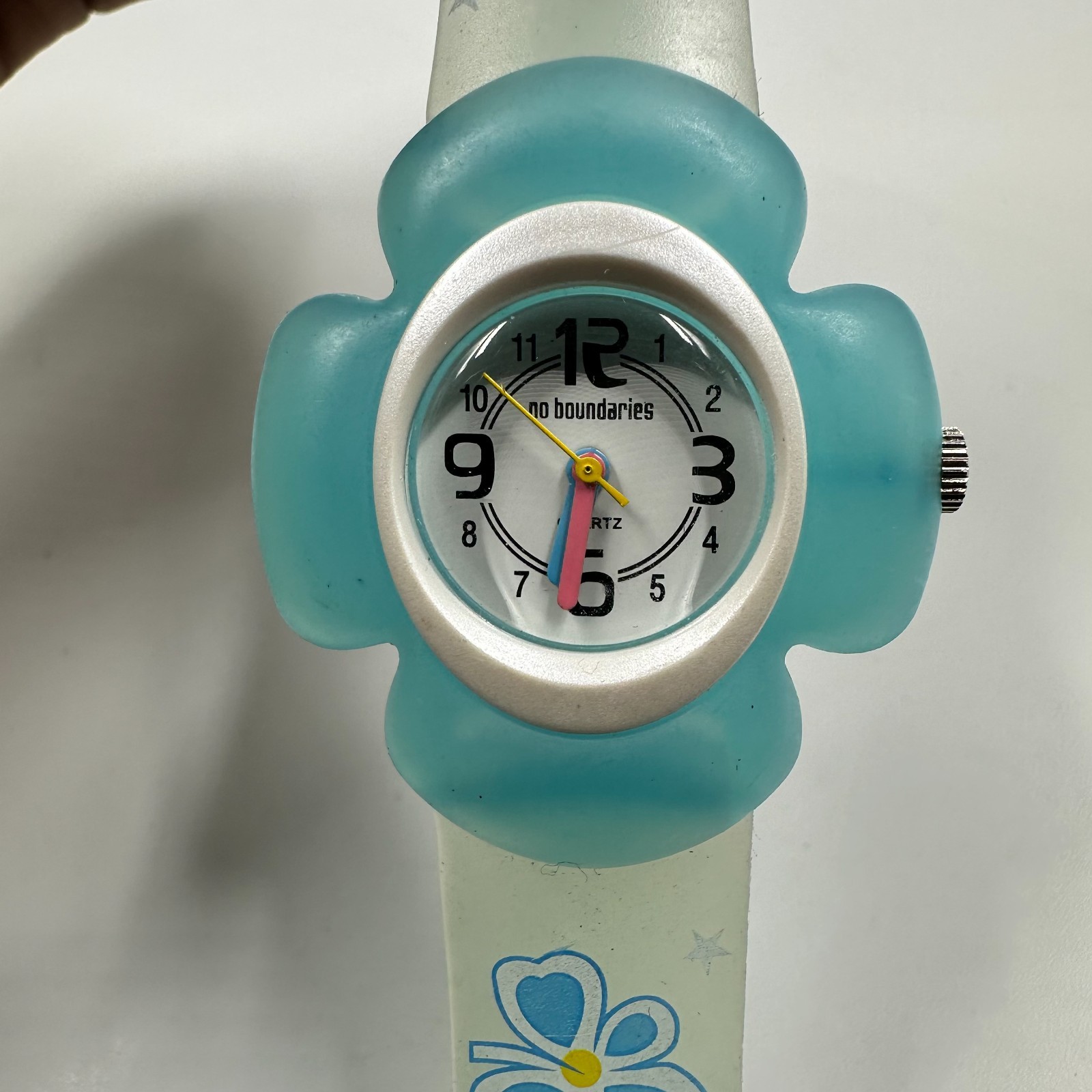 No Boundaries Girls Watch Blue Four Leaf Clover New Battery 8.5 Inch