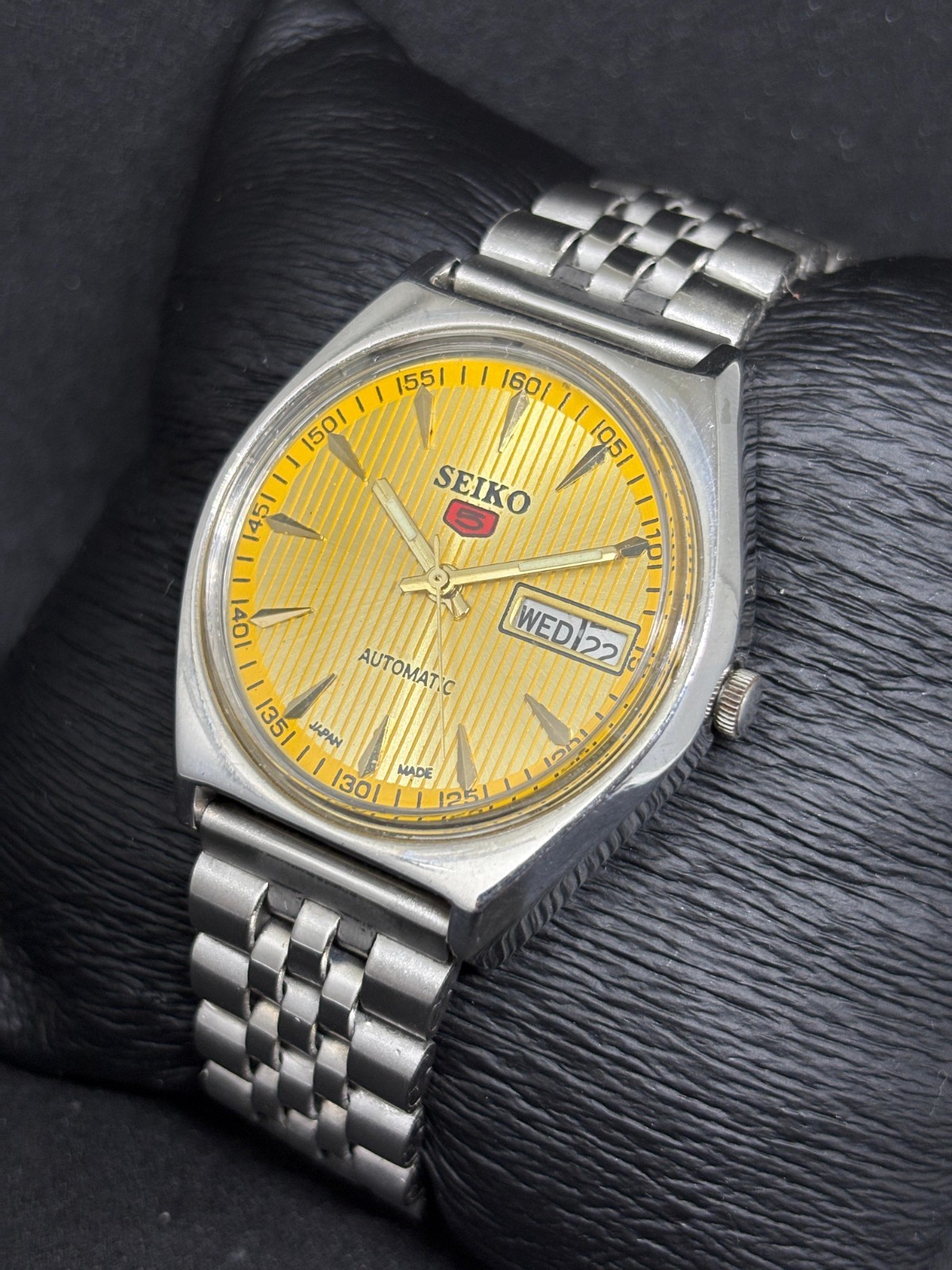 Vintage Seiko 5 Automatic Day/Date Japanese Men’s Wrist Watch