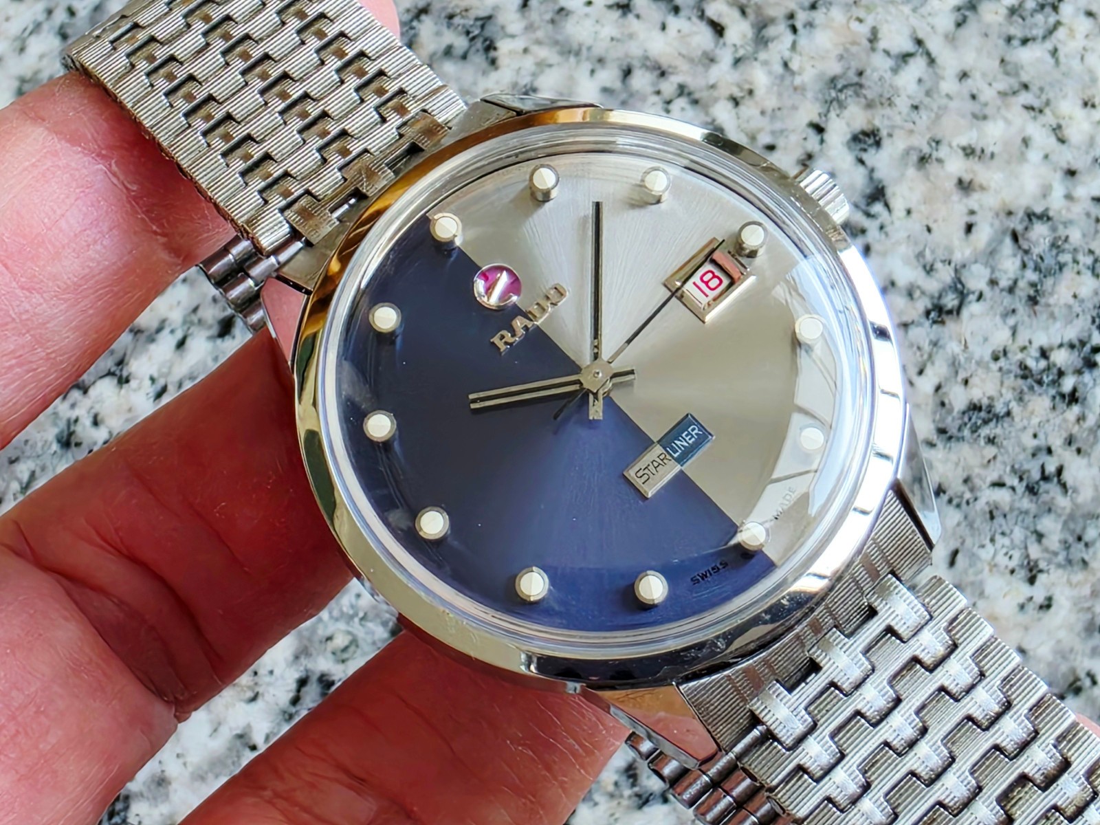 VINTAGE RADO STARLINER AUTOMATIC DATE DAY NIGHT GENTS ORIGINAL BRACELET RARE.