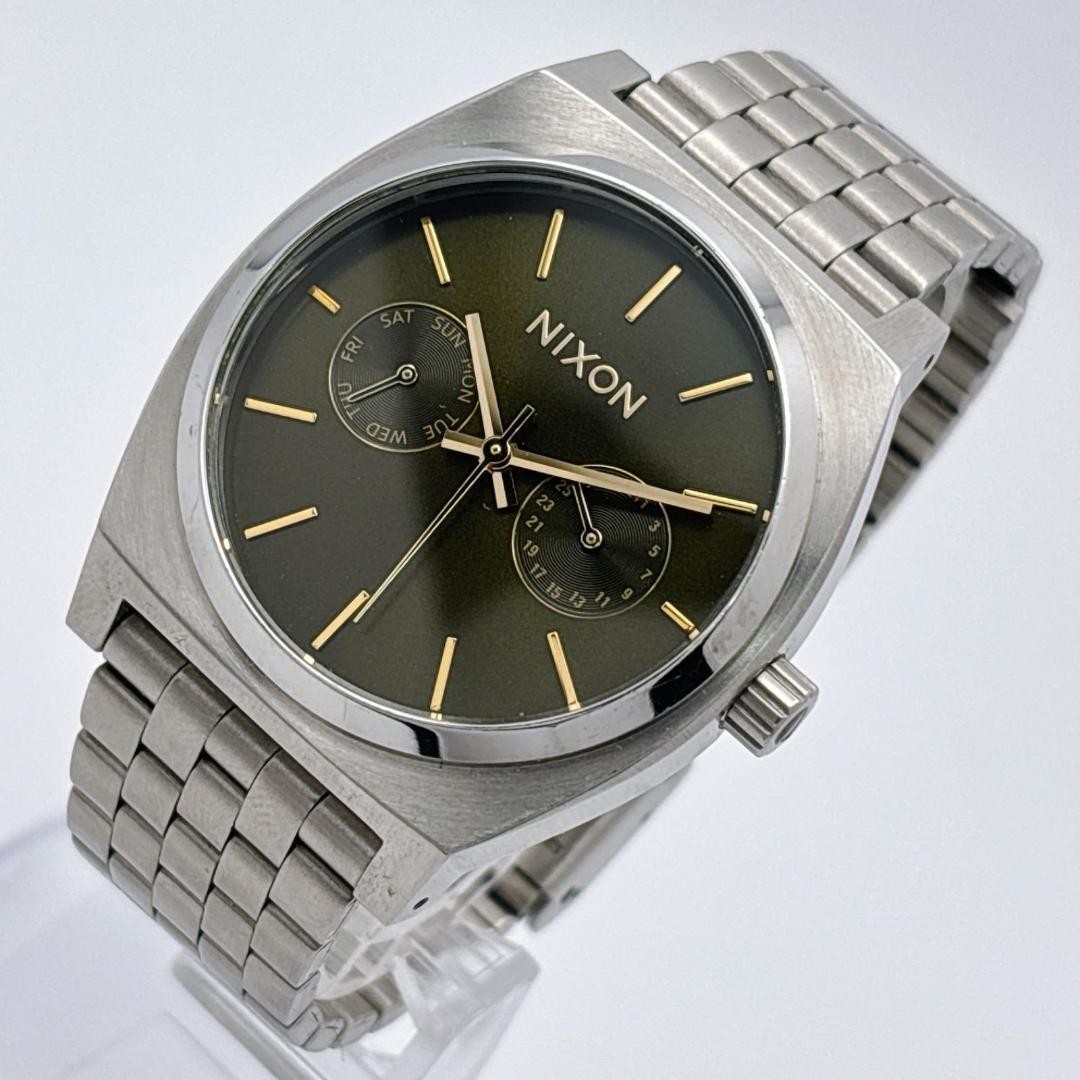 Nixon 15J-S Gold Quartz Men’s Watch Day Date Japan Excellent 072677
