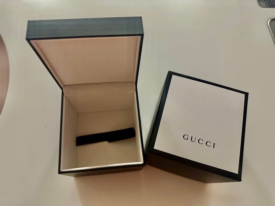 New GUCCI SYNC rubber watch white