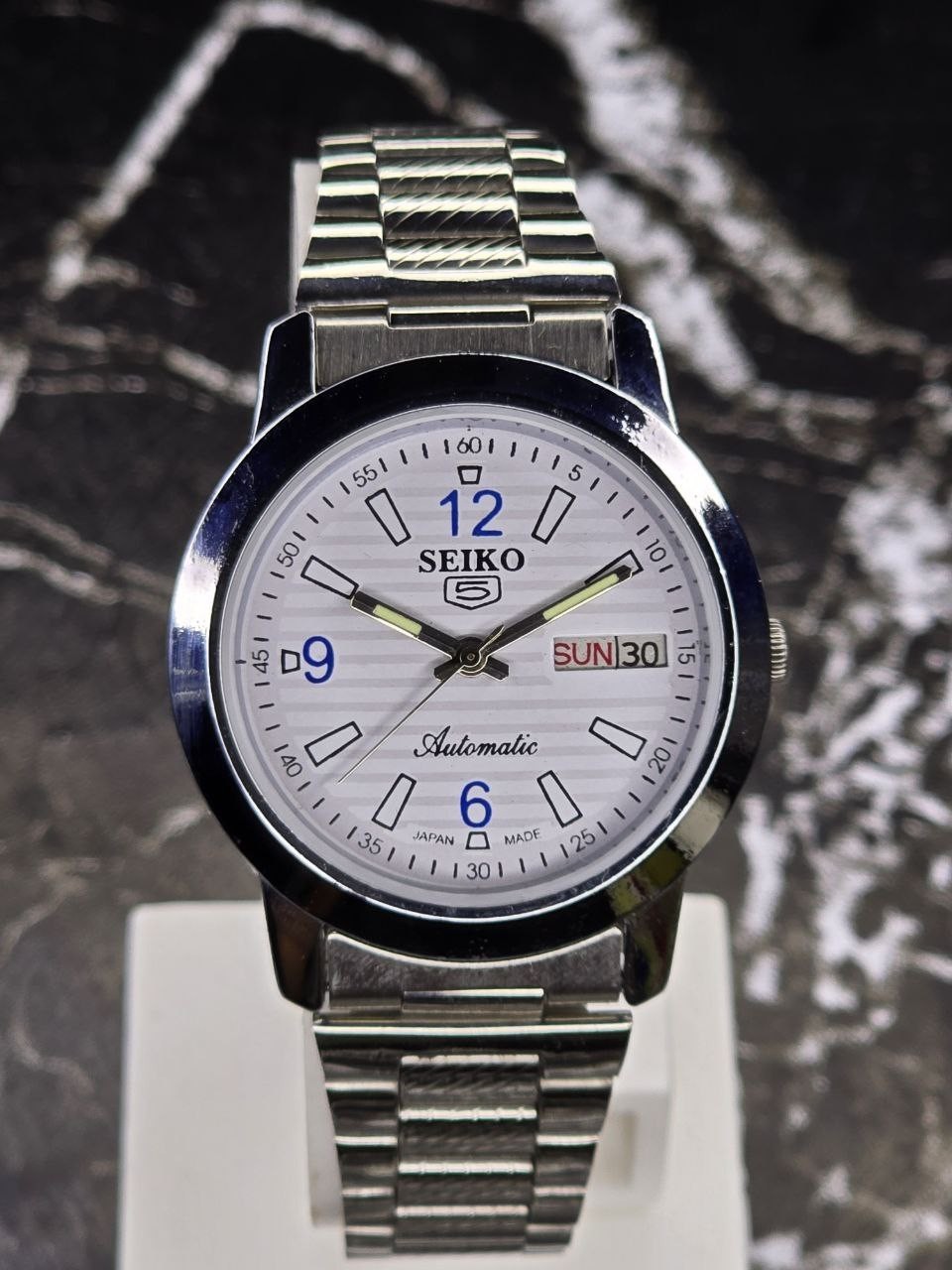 Automatic Seiko 5 Refurbished White Dial Day / Date Men’s Wrist Watch Japanese