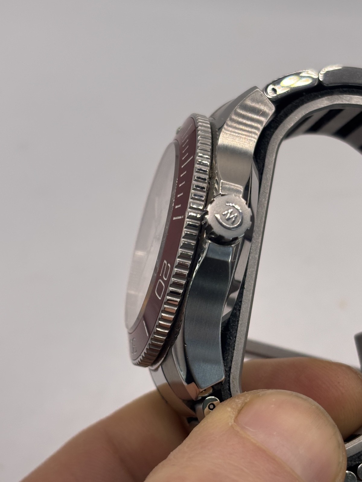 Christopher Ward C60 Trident Mk2 Pro 600 Red/White 43mm Auto (06/2015) WH1733A