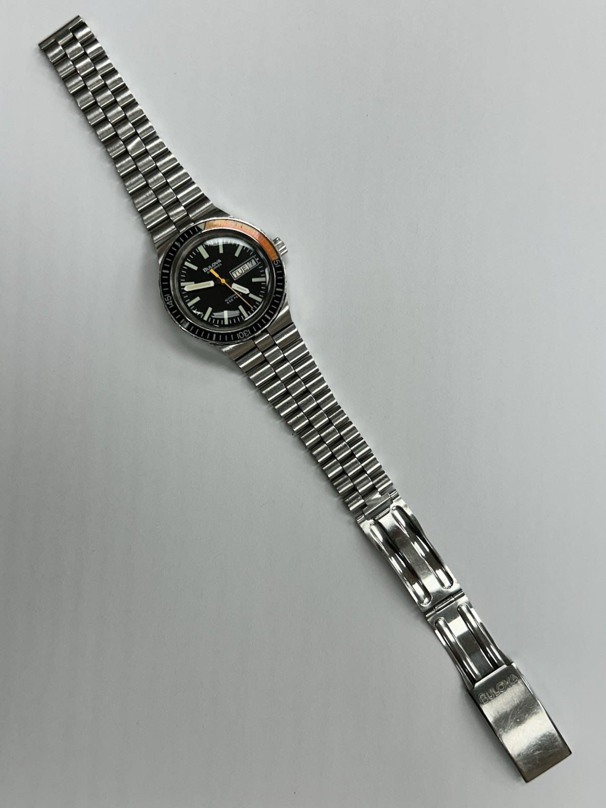 Bulova Snorkel Day-Date Automatic Watch 666 Feet Vintage Rare Devil Diver 7202-4