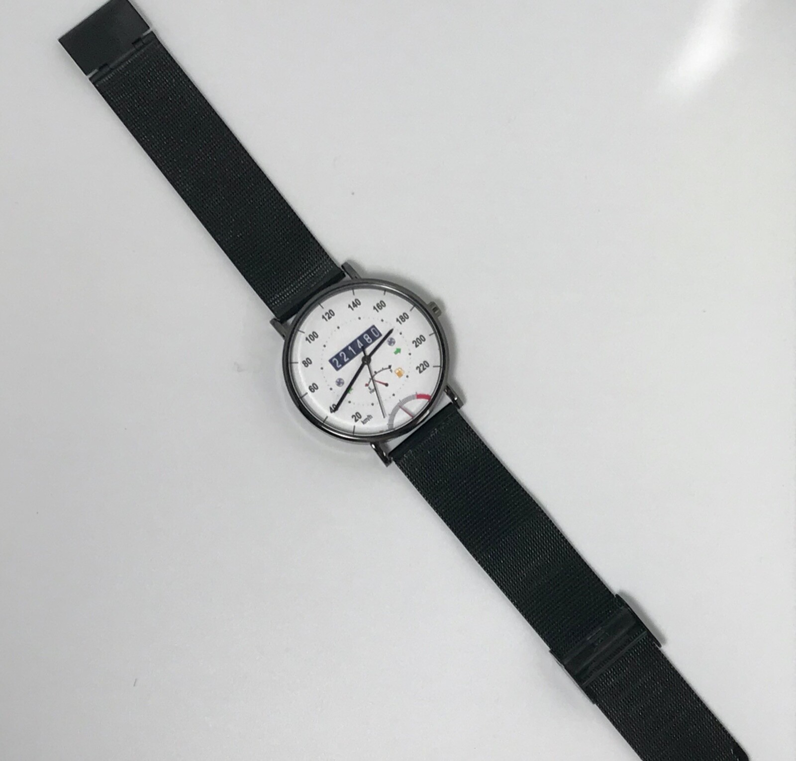 Speedometer Slim Watch 40mm Case 8.75mm thin & 20mm mesh band 3atm WR Sport