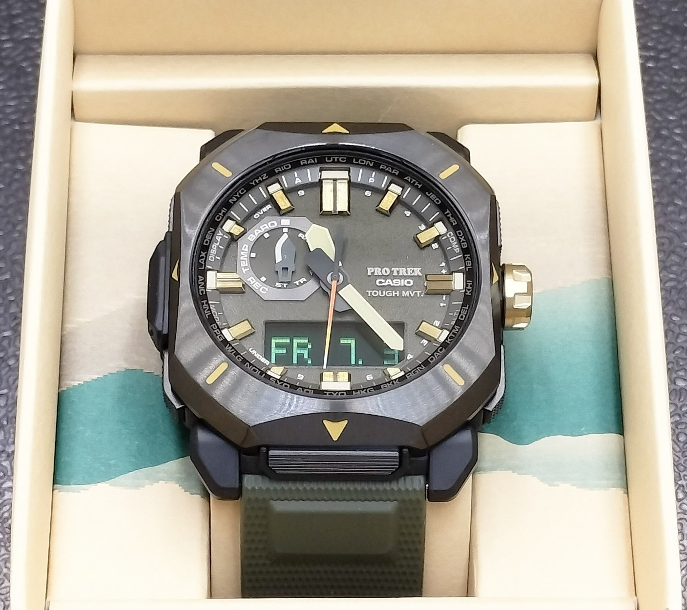 CASIO PRO TREK PRW-6900Y-3JF Climber Line MULTIBAND 6 10 BAR Green