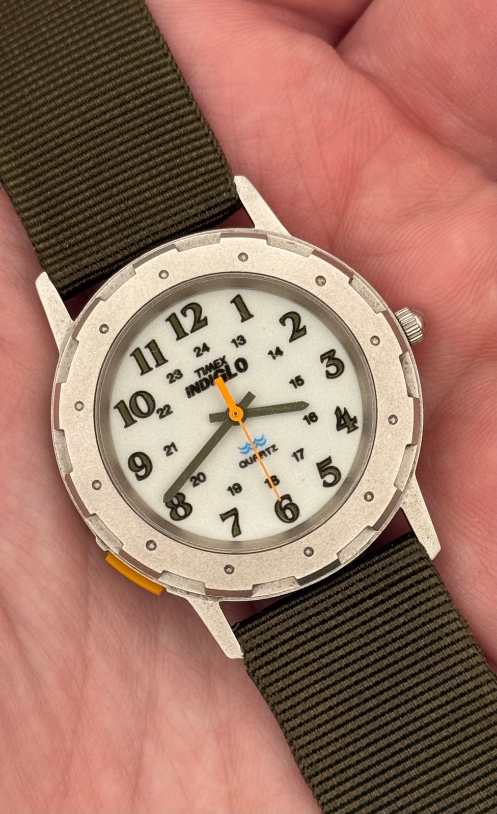 1992 Vintage Timex Men’s Quartz Watch w/Camper/Military Band – NO LIGHT – READ!