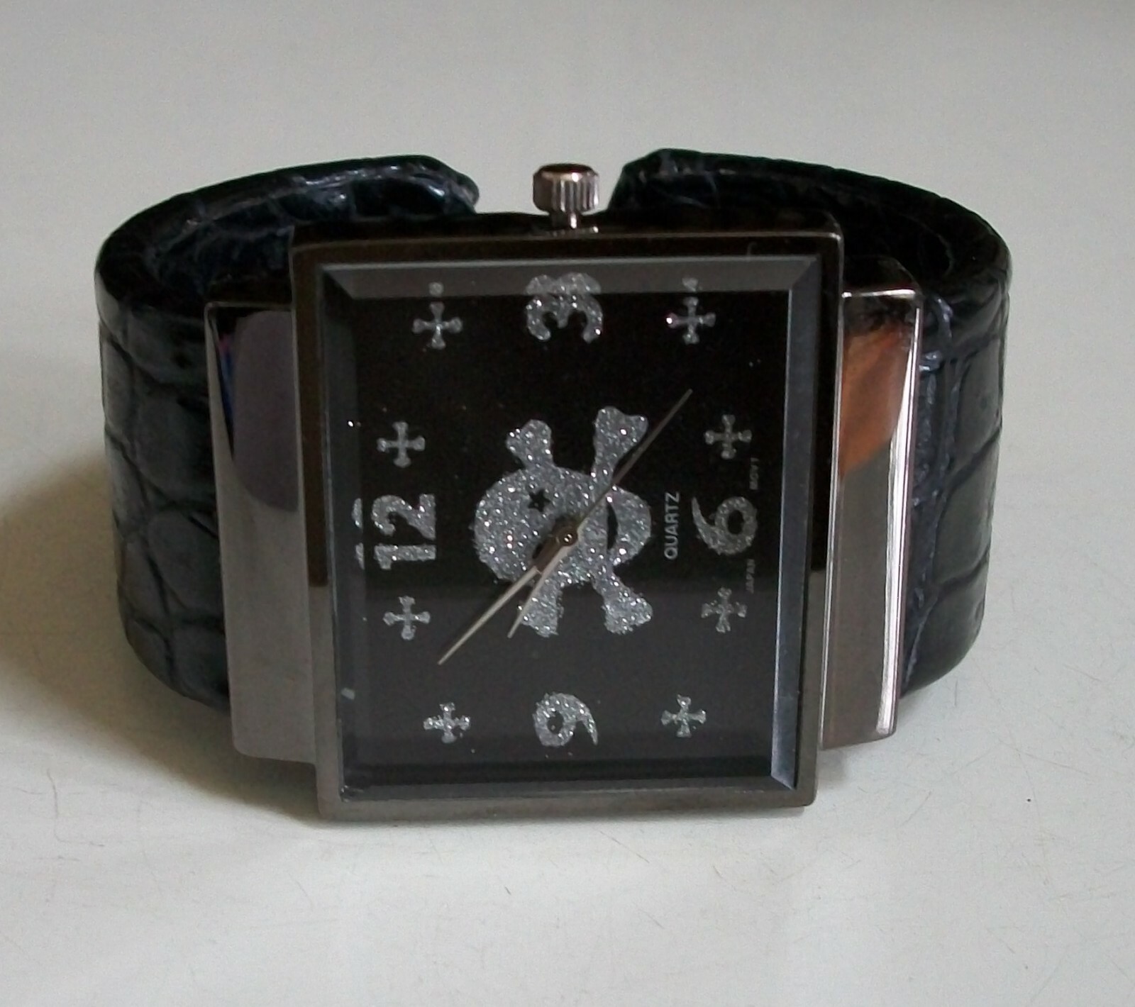 SILVER & GOLD, ROSE GOLD, BLACK FINISH SKULL FASHION BANGLE CUFF CASUAL WATCHES