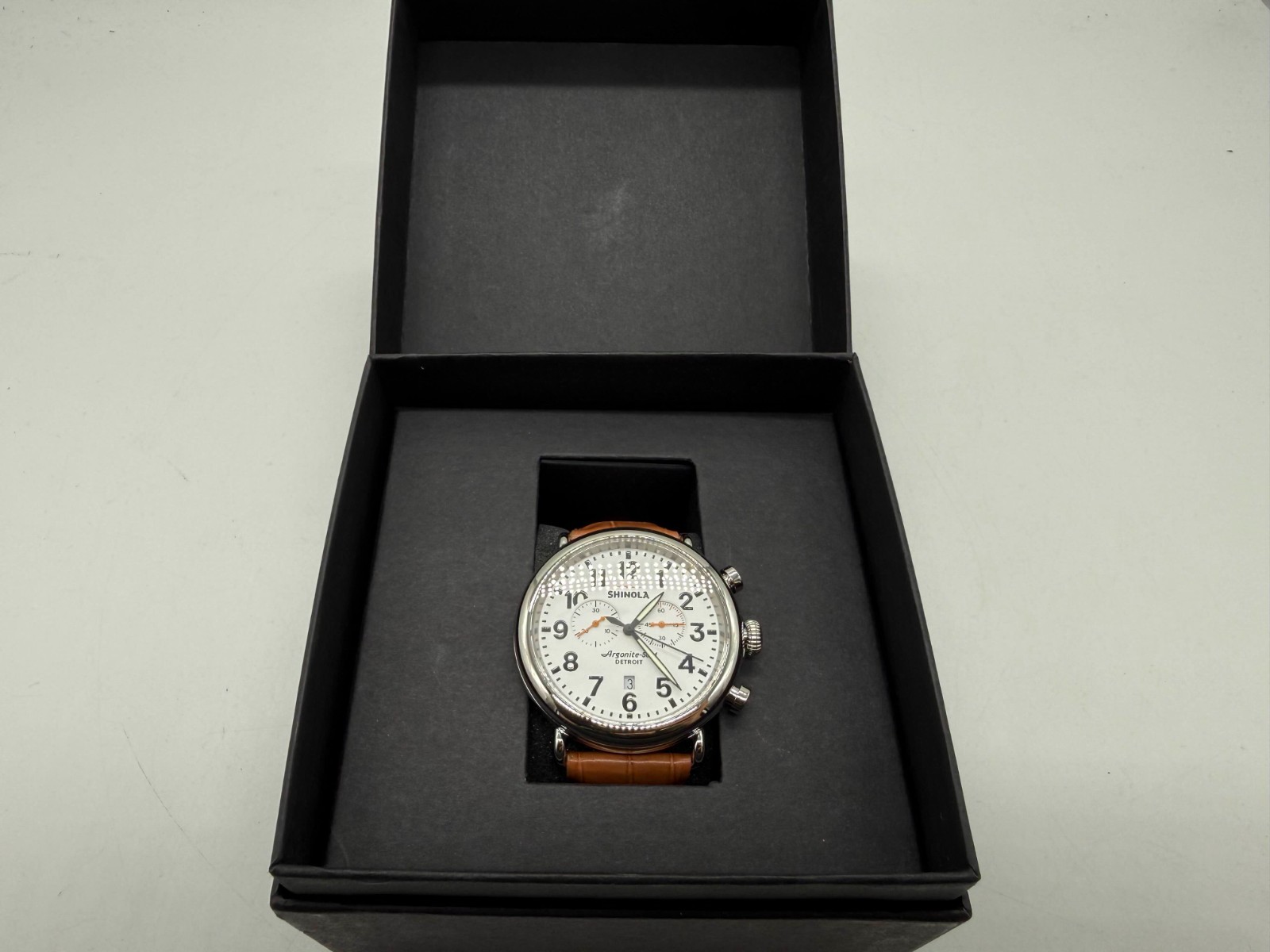 SHINOLA ARGONITE 5021 RUNWELL CHRONOGRAPH WATCH DETROIT WHITE/BROWN BRAND NEW