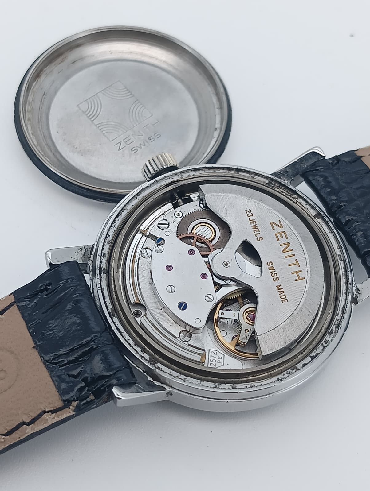 Zenith Surf Cal.2572