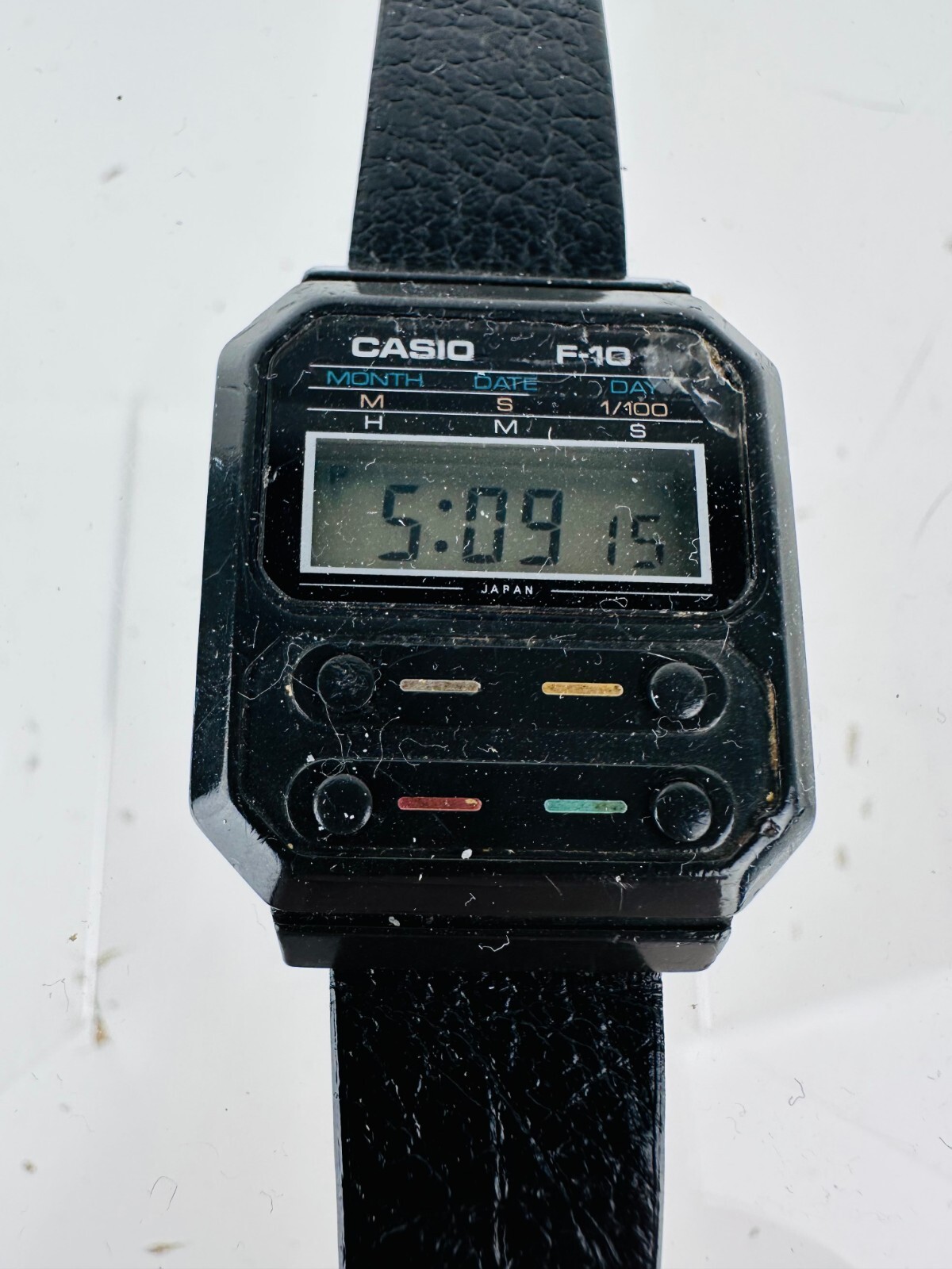 Casio F-100 Vintage Watch 1977 Black Resin Plastic Digital Alien Movie Watch