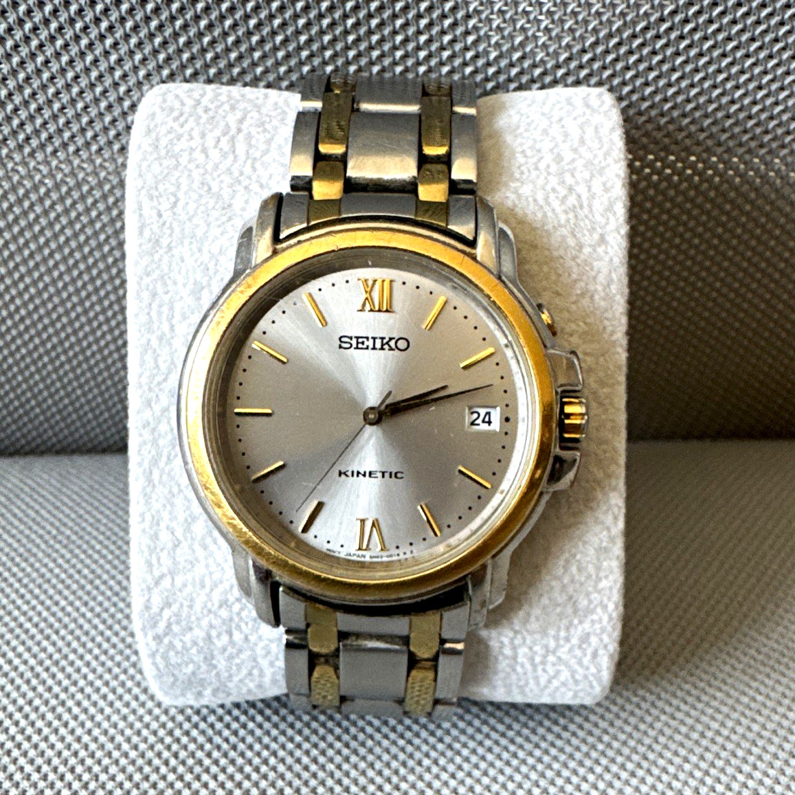 Seiko Kinetic Two-Tone Stainless Steel Bracelet Analog Date Silver Dial