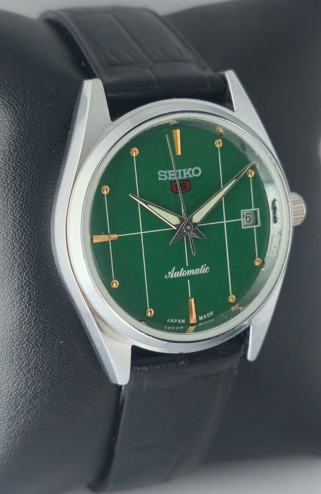 Refurbished Seiko 5 Automatic Green Dial with Day/Date Men’s Watch | 17 Jewels