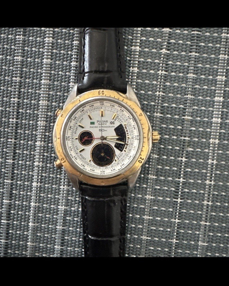 PULSAR V681-9000 7 JEWEL RACING CHRONOGRAPH VINTAGE WATCH. WORKS GREAT! Tics