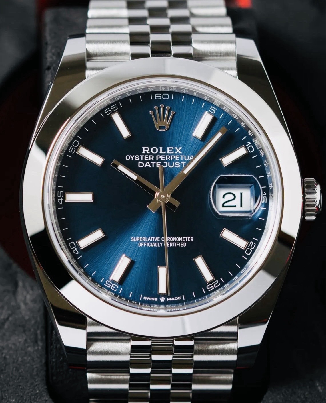 Rolex Datejust 41mm Blue Dial Jubilee Smooth Bezel Auto Watch Box Papers