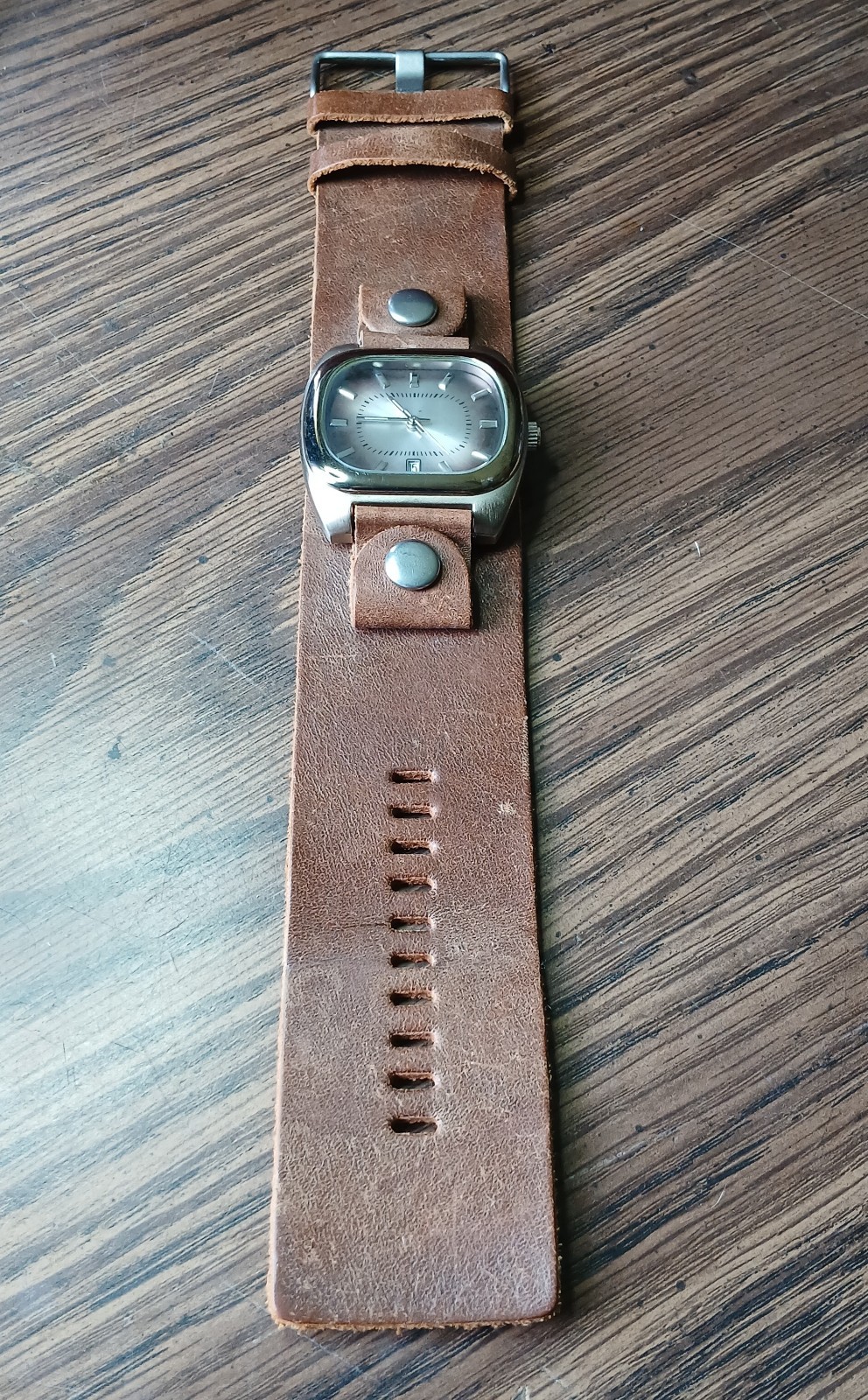 Vintage FMD (FMDC100) quartz wristwatch. New battery installed. Serviced.