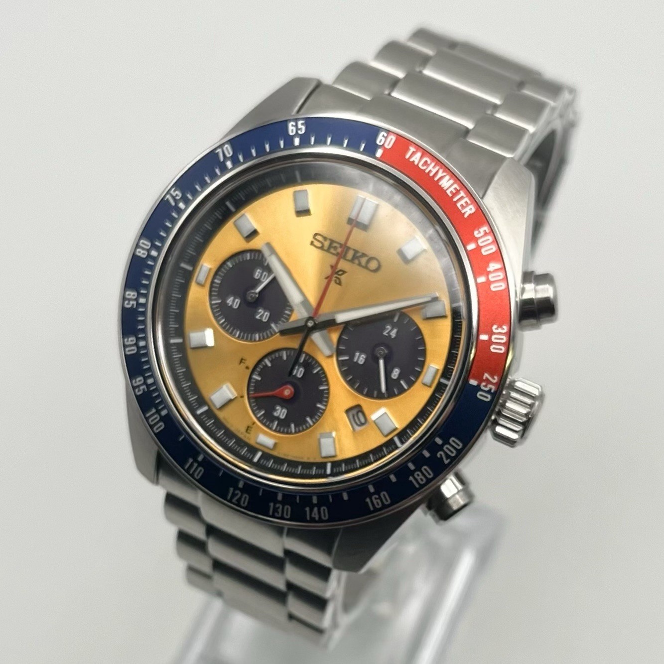 Seiko X Prospex Speedtimer SSC947 Pogue Yellow Chronograph Red Blue Date 42mm