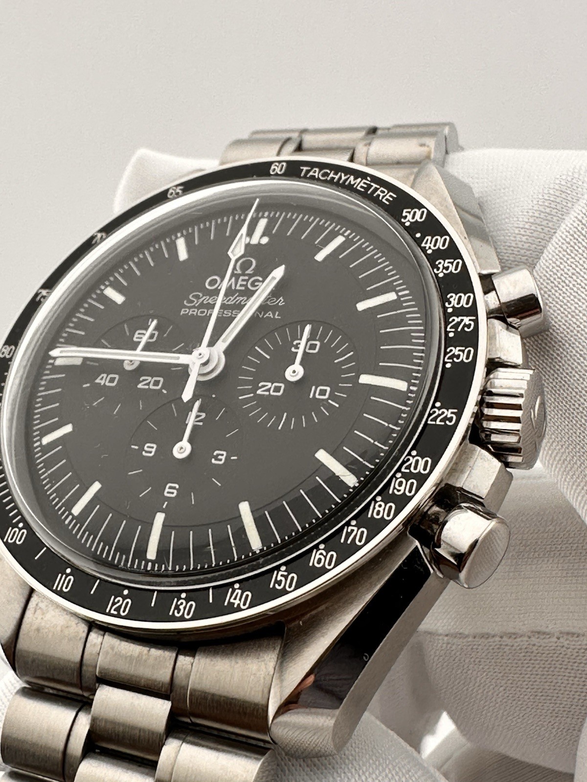 2026 OMEGA Speedmaster Moonwatch Professional 310.30.42.50.01.001