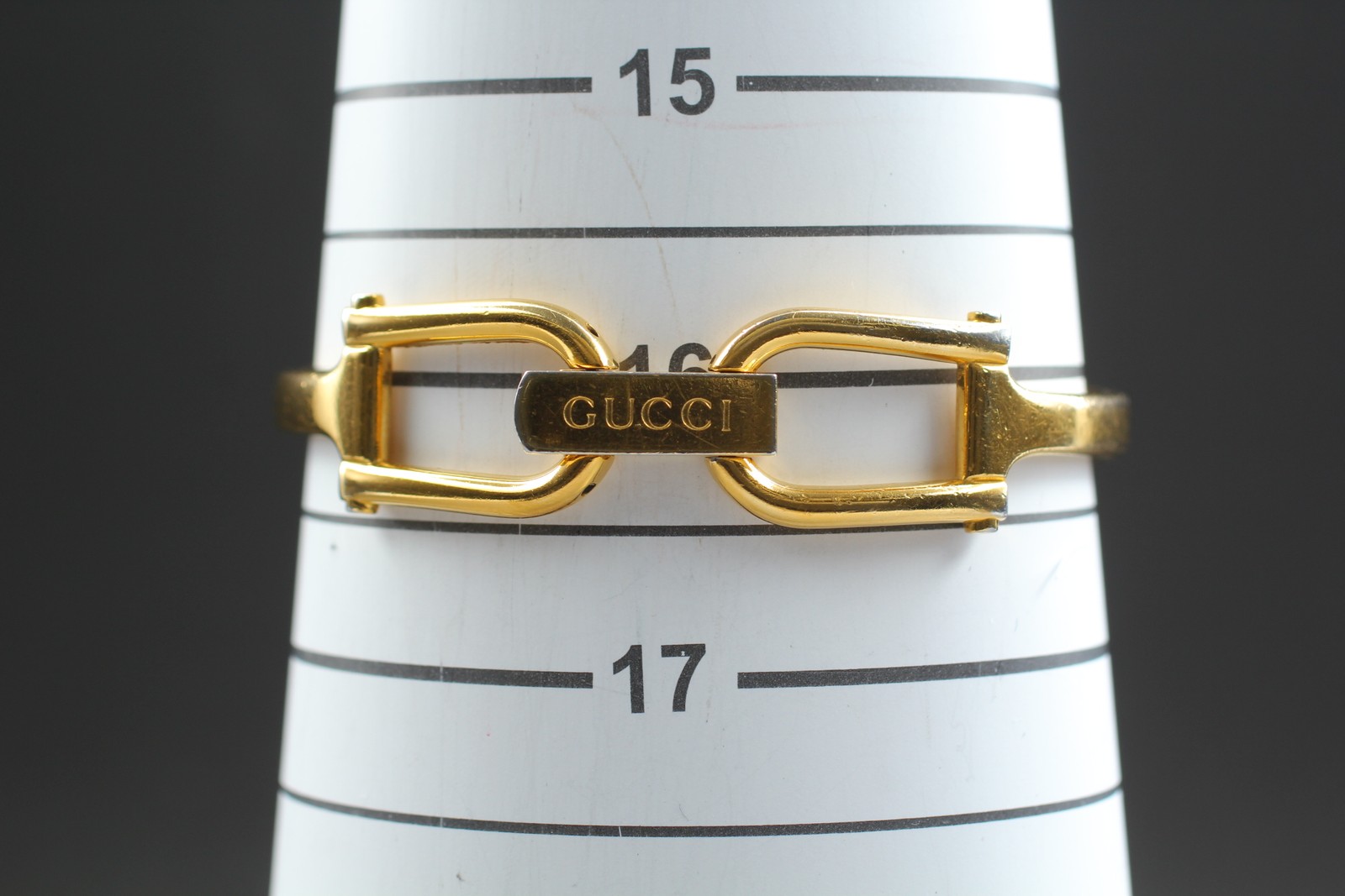 GUCCI 1500L Gold Rectangle 12mm Bangle Quartz Women’s Watch [Near MINT]