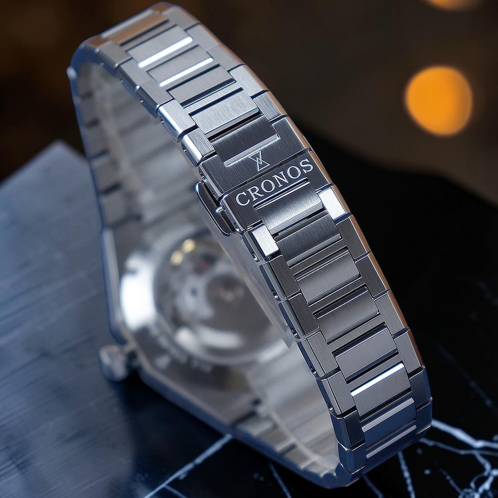 Cronos L6028 Integrated Sport Automatic — 39mm, Tapisserie Dial, Sapphire