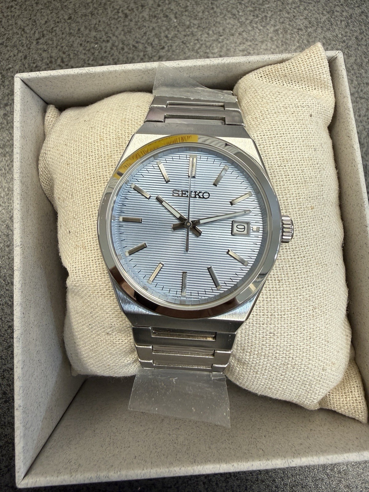 Seiko Classic Light BluePressed Dial Sapphire Crystal Steel Quartz Watch SUR557