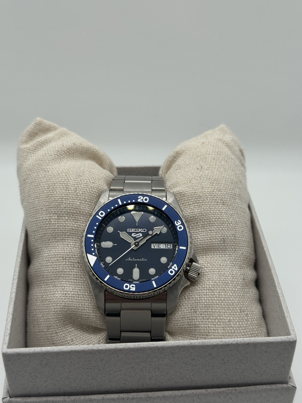 Seiko SRPL77K1 Automatic Diver Blue Dial/Bezel Steel Bracelet Day/Date Box