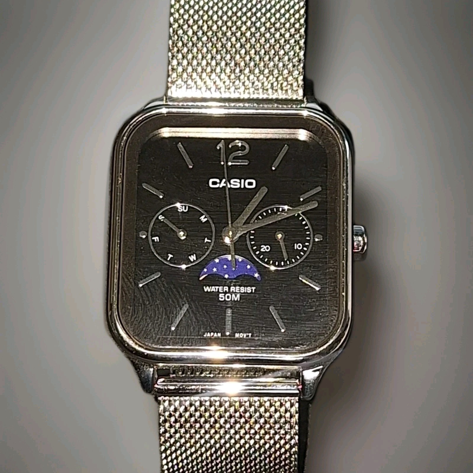 Mens Wristwatch CASIO MTP-M305M-1AVER Stainless Steel Mesh Black Vintage Style.