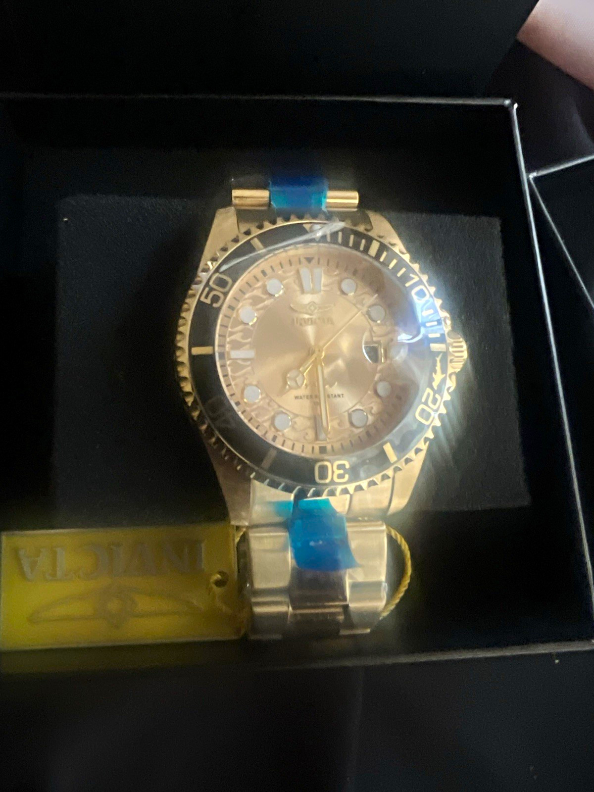 Invicta Pro Diver Currentwave Men’s Quartz 43mm Diver 100m Black Bezel Date