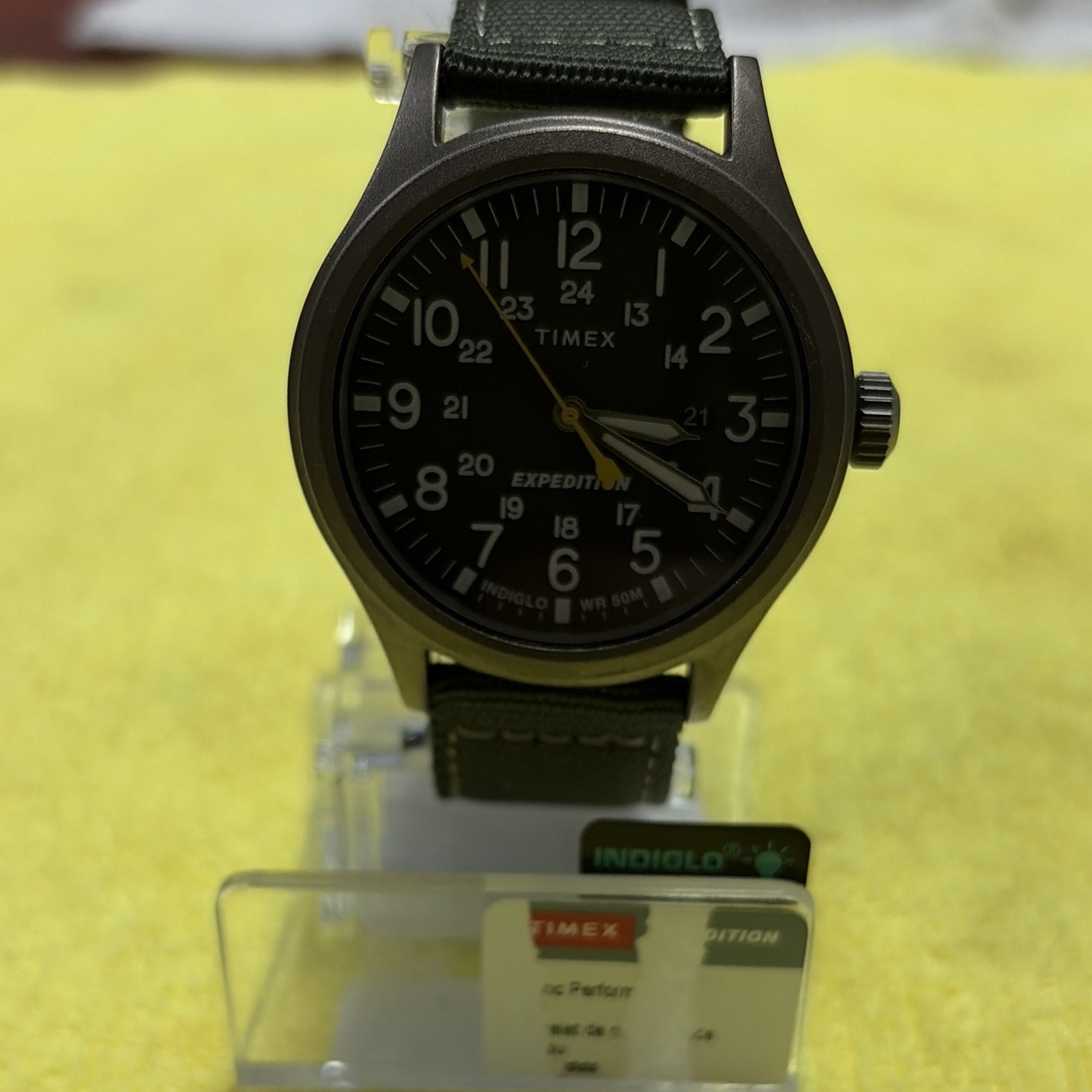 Timex Expedition Men’s Quartz Analog INDIGLO WR 50m 40mm Black Green Nylon