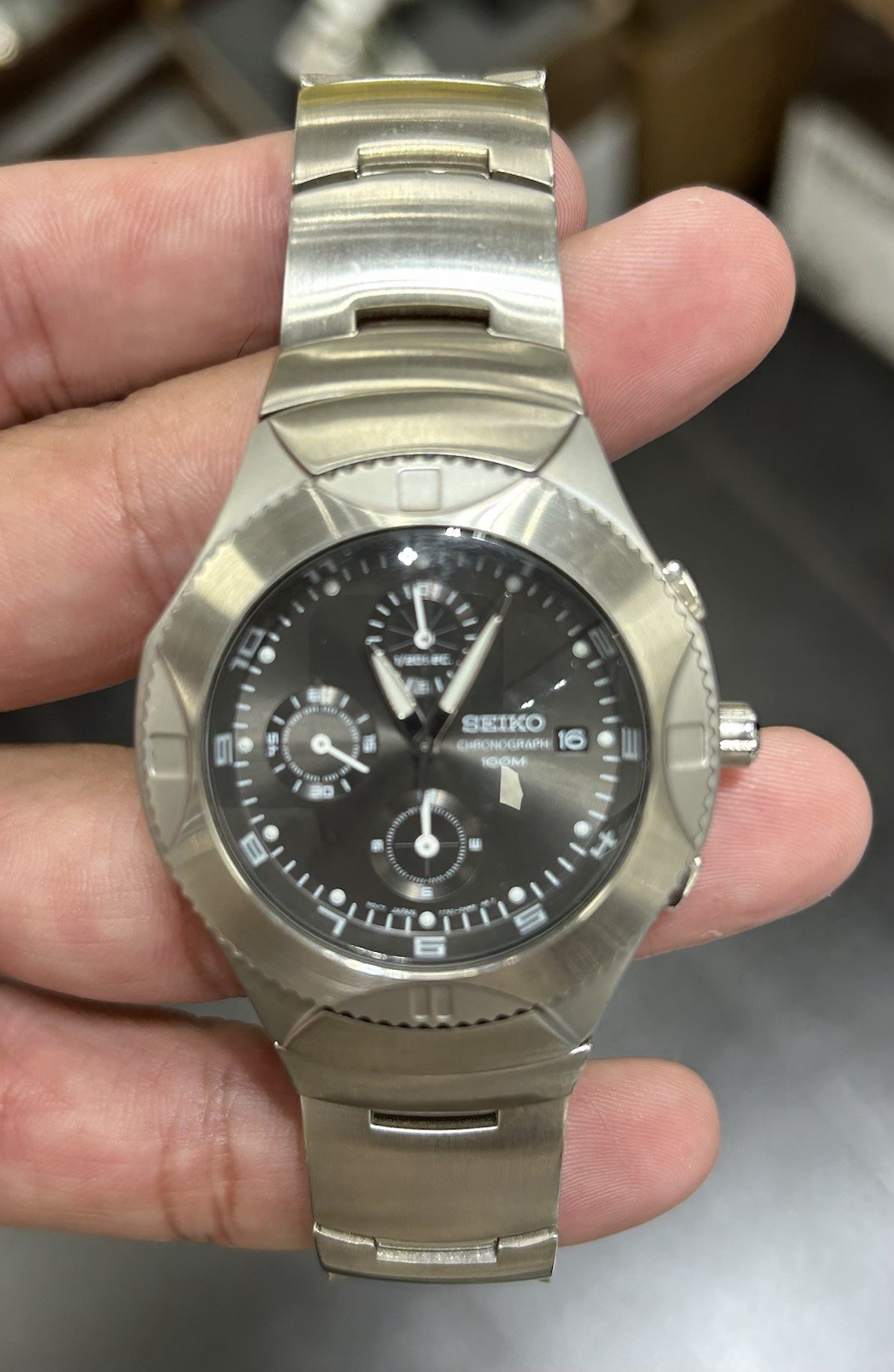 Seiko SND077 Chronograph Watch Black Dial Unidirectional Bezel Screw Crown 2002