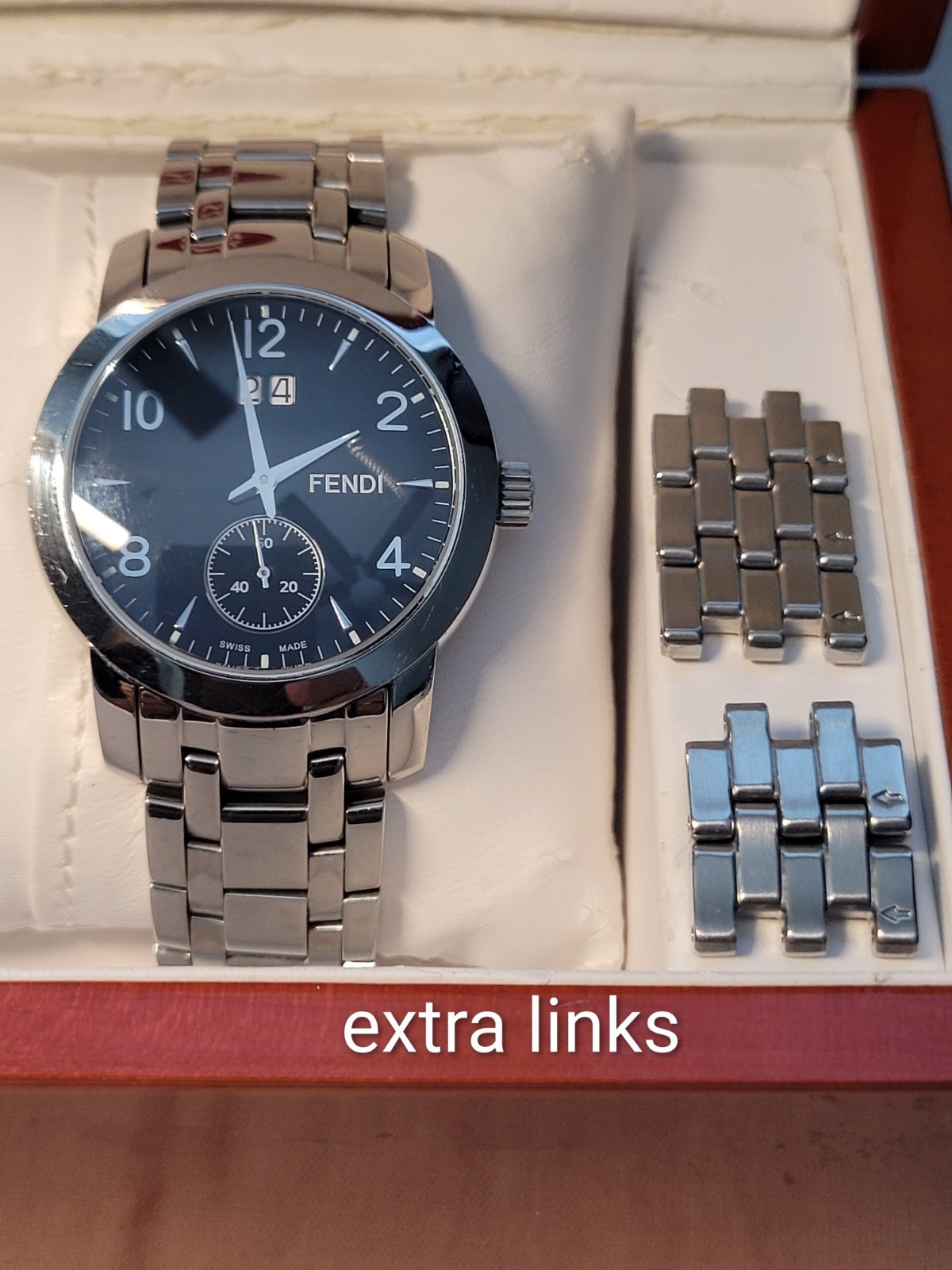 Authentic Fendi Orologi 2100G Swiss Quartz Watch – Stainless Steel – Extra Links
