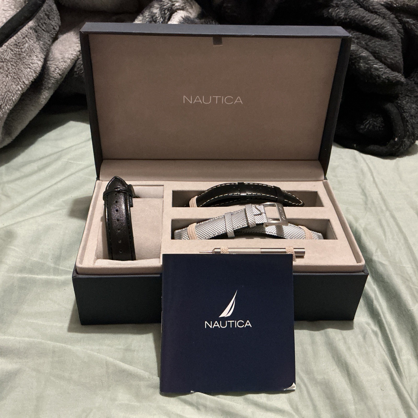 Nautica N14508 Men’s Watch Interchangeable 3 Strap Box set